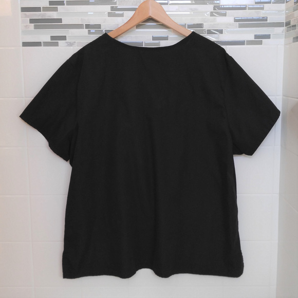 SB Scrubs Top Black with Three Pockets - Picture 4 of 5